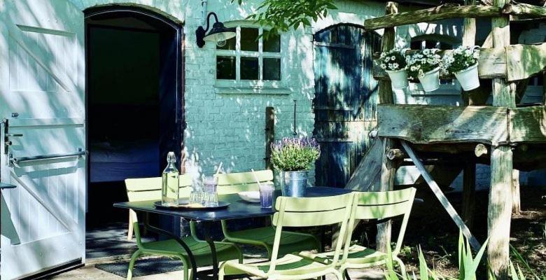 B&B De Lage Zwaluw Zwaluwe Extérieur photo