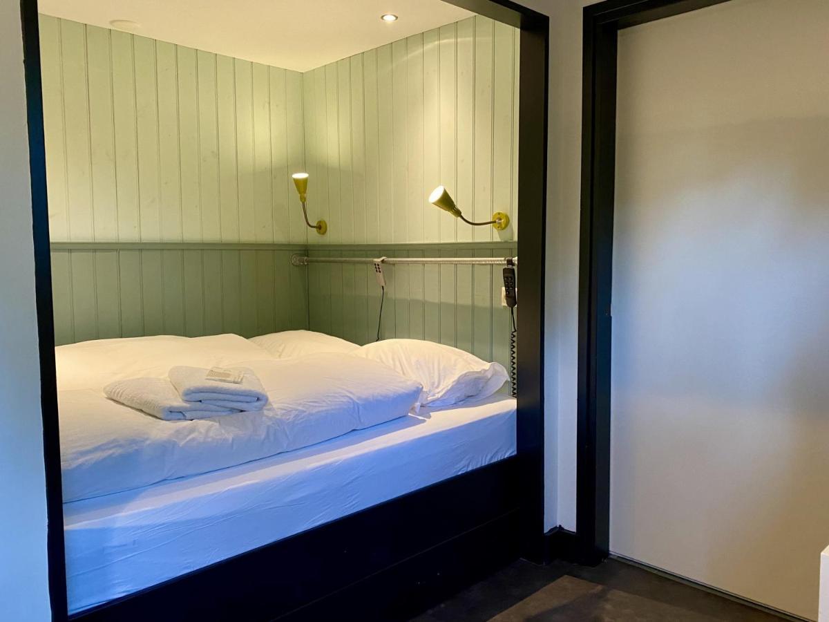 B&B De Lage Zwaluw Zwaluwe Extérieur photo